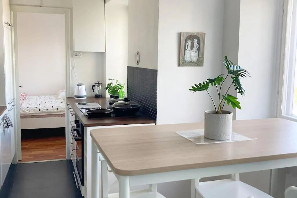 Scenic Apartment Close To Nature In Helsinki 0*,